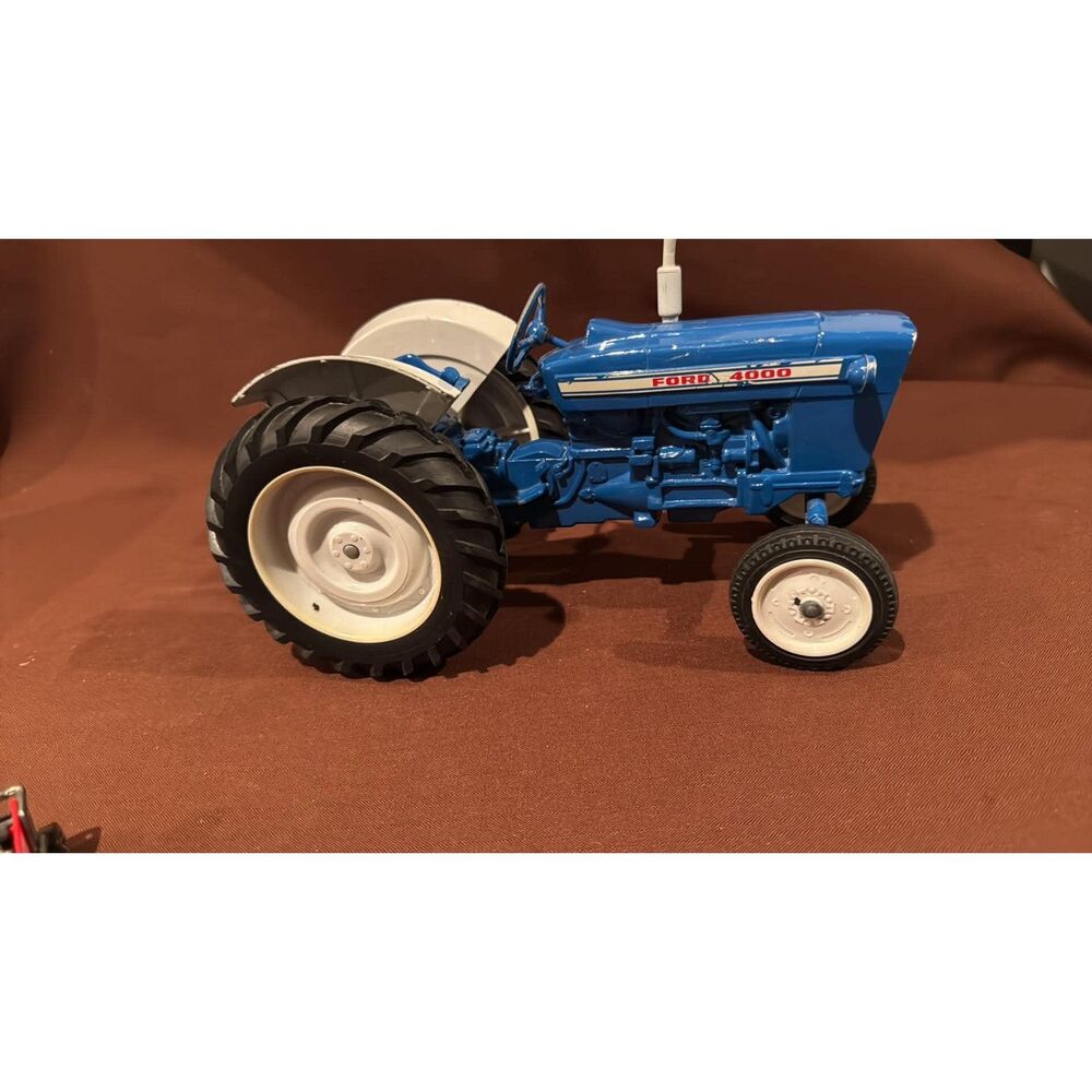 Ertl Ford 4000 Wide- Front Tractor w/ 3-Point Hitch 1/16